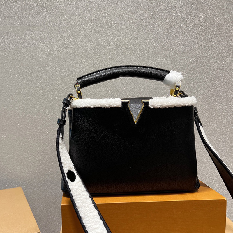 

Winter Women Handbag New Designer Shoulder Bags Capucines BB Luxurys Designers Fuzzy Handbags Crossbody Wallet Clutch Womens Backpack 12014, Black