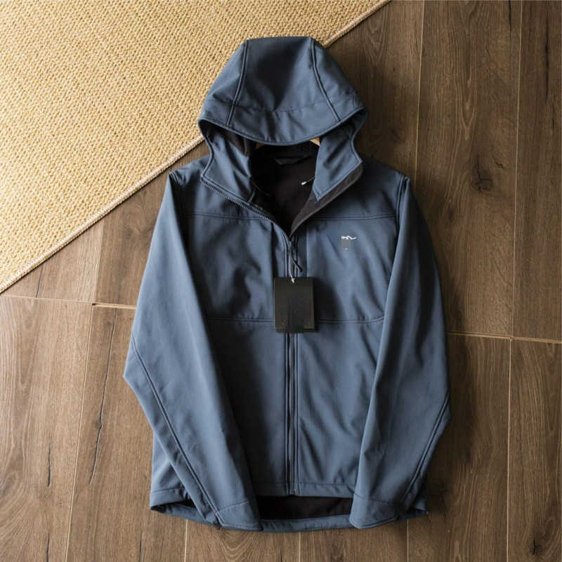 

soft shell rushsuit men sportswear designer jackets arc women waterproof breathable hooded coat thickened warm hoodie, White