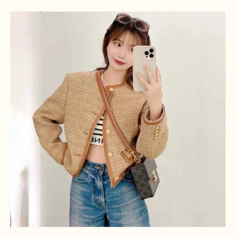 

Women's Sweater Coat Cell 22FW Celebrity Autumn 2022 Combination Leather Wool Woolen Jacket Women Slim Short CoatElegant Classic Fashion Des 8PHX, Natural color