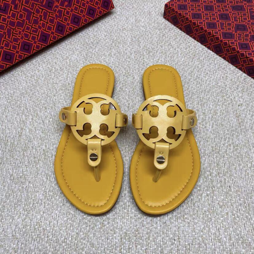 

2022 Designer Sandals For Women Ladies Hollowed out pattern Flats Low Heels Slippers Fashion Luxe Tories Slides Rubber Summer Flip Flops Outdoor Beach Shoe, 11