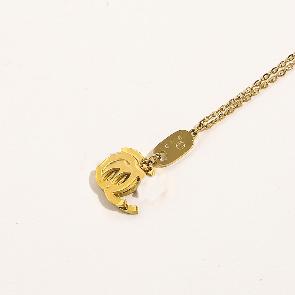 

Luxury Design Necklace 18K Gold Plated Brand Stainless Steel Necklaces Choker Chain Letter Pendant Fashion Womens Wedding Jewelry Accessories Love Gifts AA1194