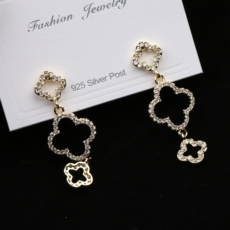 

2022 Luxury dangle Brand Jewelry Simple Design V Letter Earrings For Women Gold-Color Elegant Party Stud Earrings