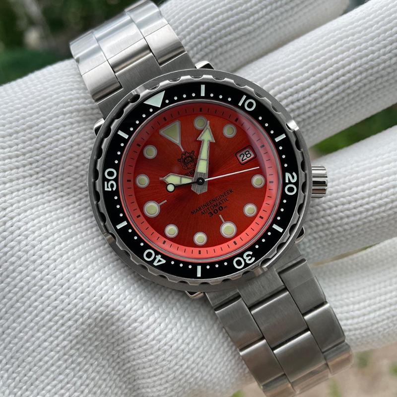 

Wristwatches Classic Dive Watch For Men STEELDIVE SD1975 V2 Luxury Tuna Swiss C3 BGW9 Luminous 300M Waterproof NH35 Mechanical Wristwatch, 75ye-03l(old)