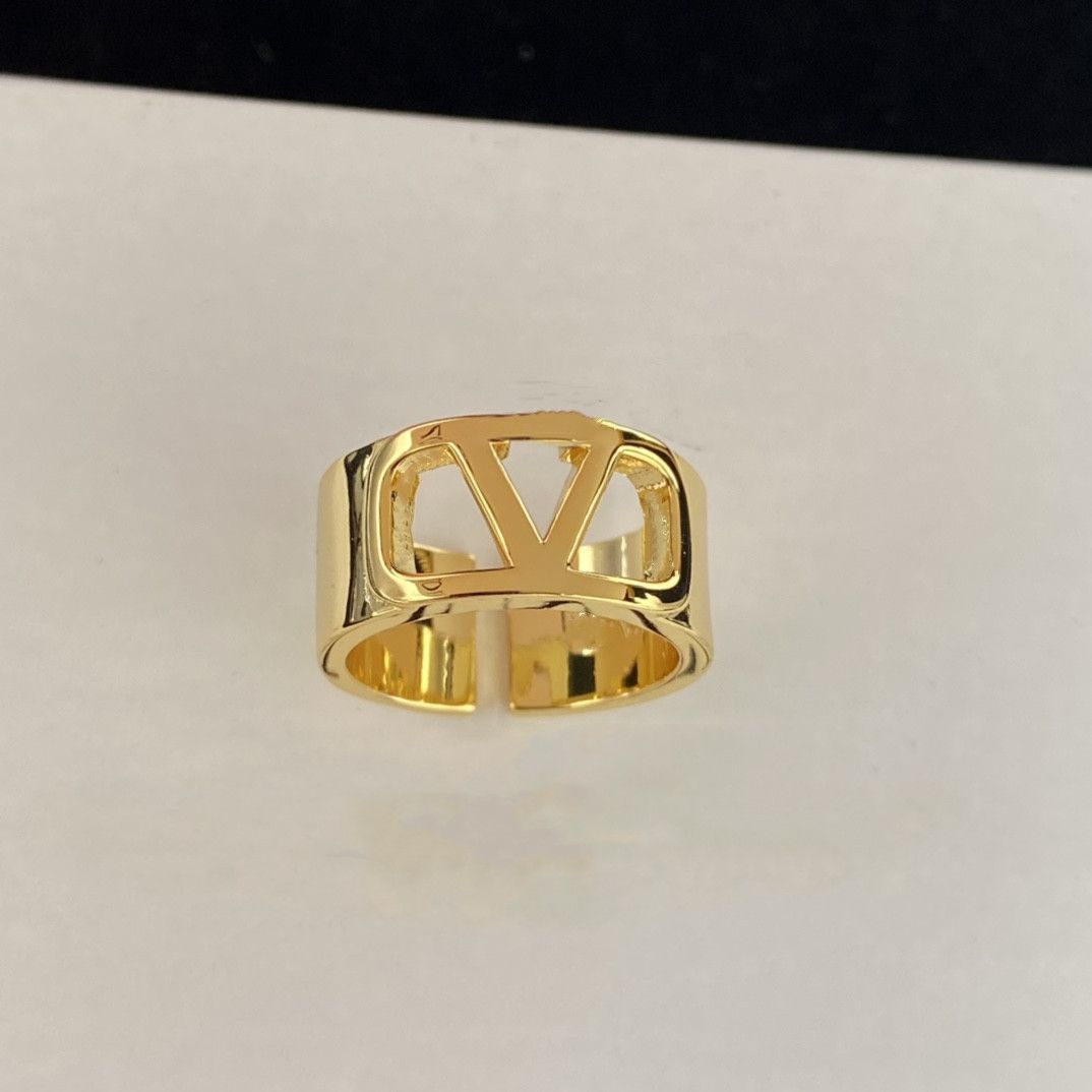 

Fashion Designer Ring Gold Ring Luxury Jewelry Letter Rings Engagements For Women Love Ring V Brands Necklaces With Box Wholesale 21100601R123