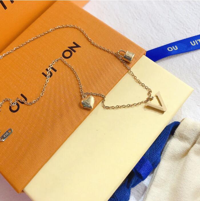 

Designer Jewelry Necklace Luxury Letter Pendant Necklace Charming Feminine Style Long Chain Classic Premium Popular Brand Selected Quality Gift X336
