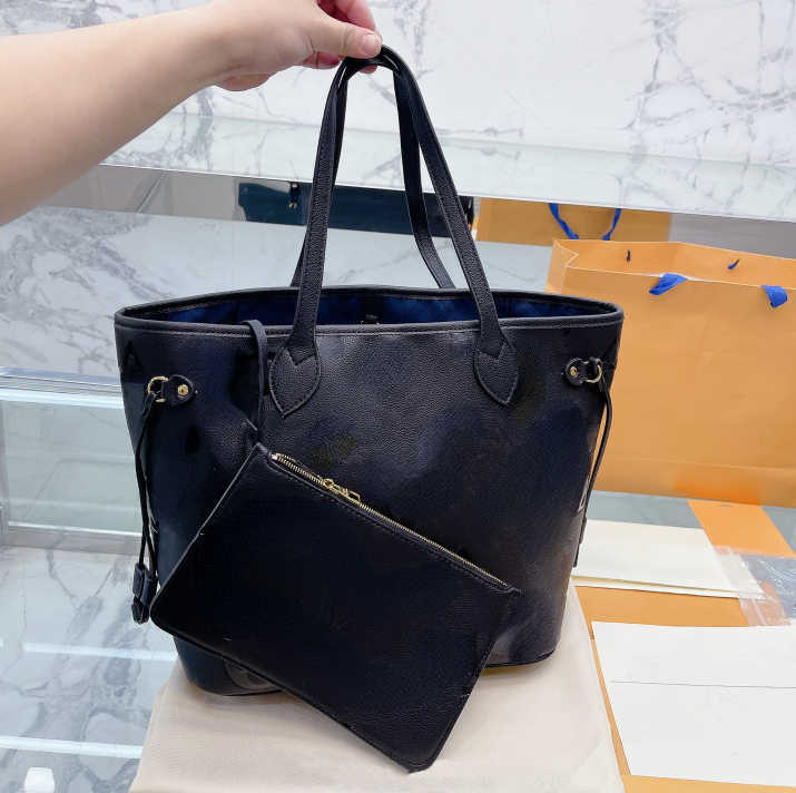 

Totes Luxurys Designers Bags Women shoulder bag Alphabet Flower design Large capacity Messenger bags Classic Style handbag Lady handbags fashionable, Grey