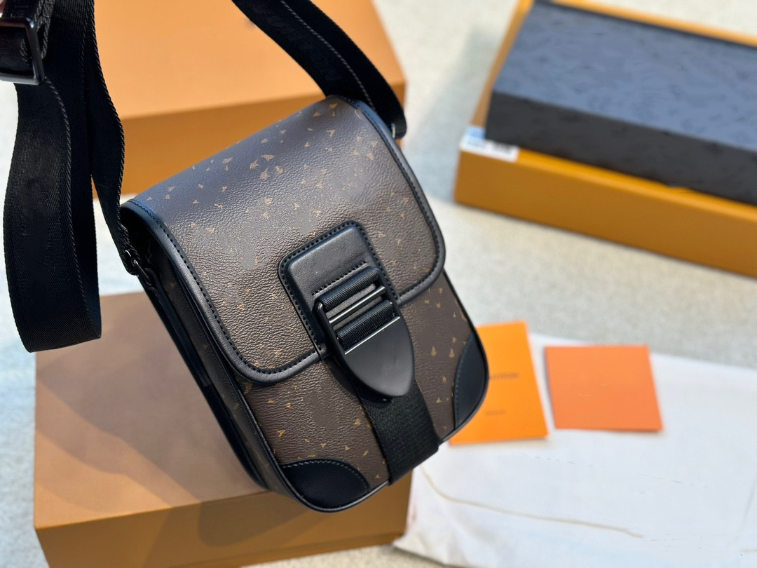 

Messenger bags Archy Postman Satchels Men Fashion Travel Casual Design tradition hasp canvas M46442, Extra freight