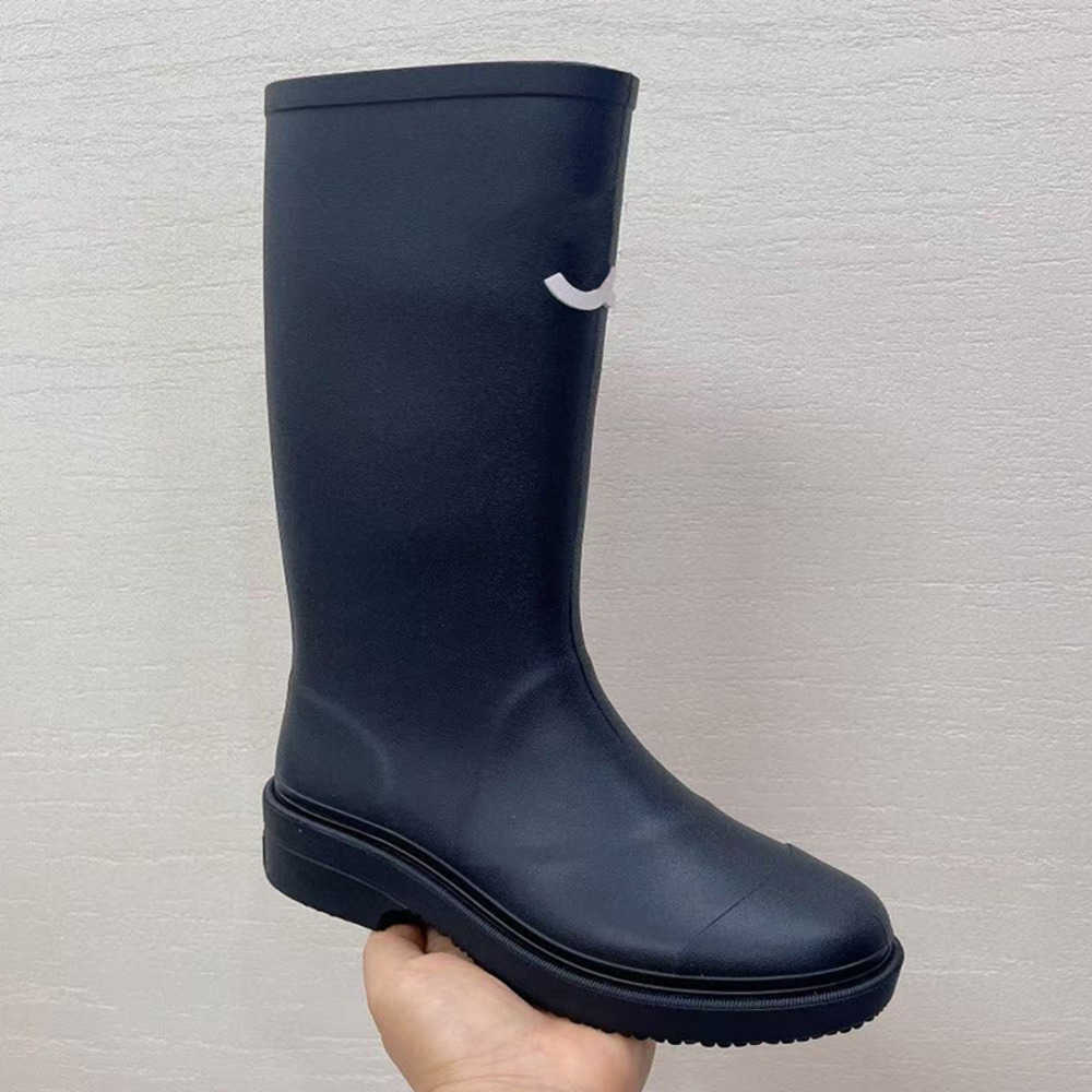 

Luxurys Designers Women Rain Boots England Style Waterproof Welly Rubber Water Rains ShoesThick Heel Thick Sole Ankle Boot Booties NO431