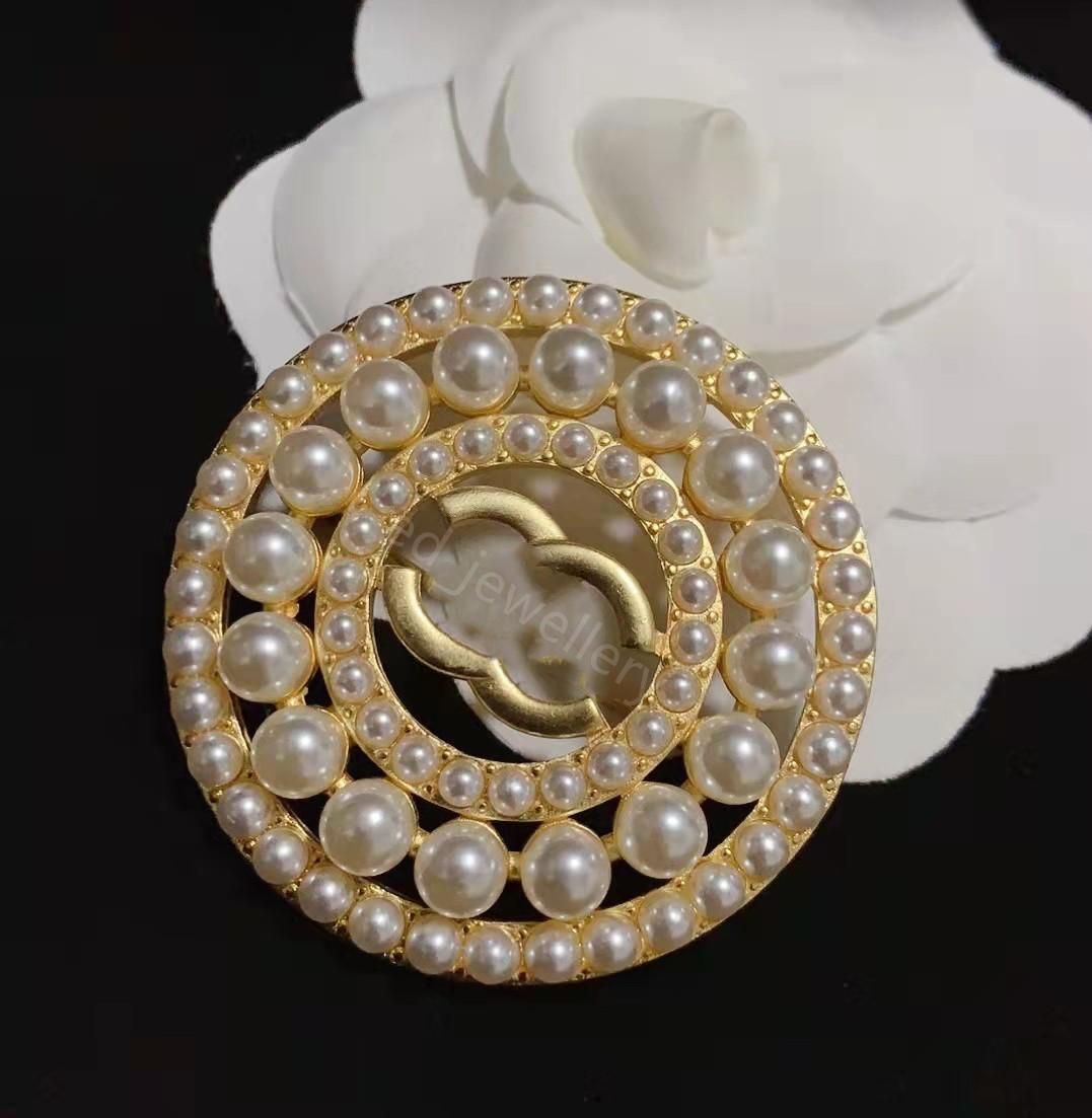 

2022Fashion New Letters Brooch Women Mens Brooch Pins Luxury Designer Jewelry Ladies For Party Casual Broach High Quality Alex ani