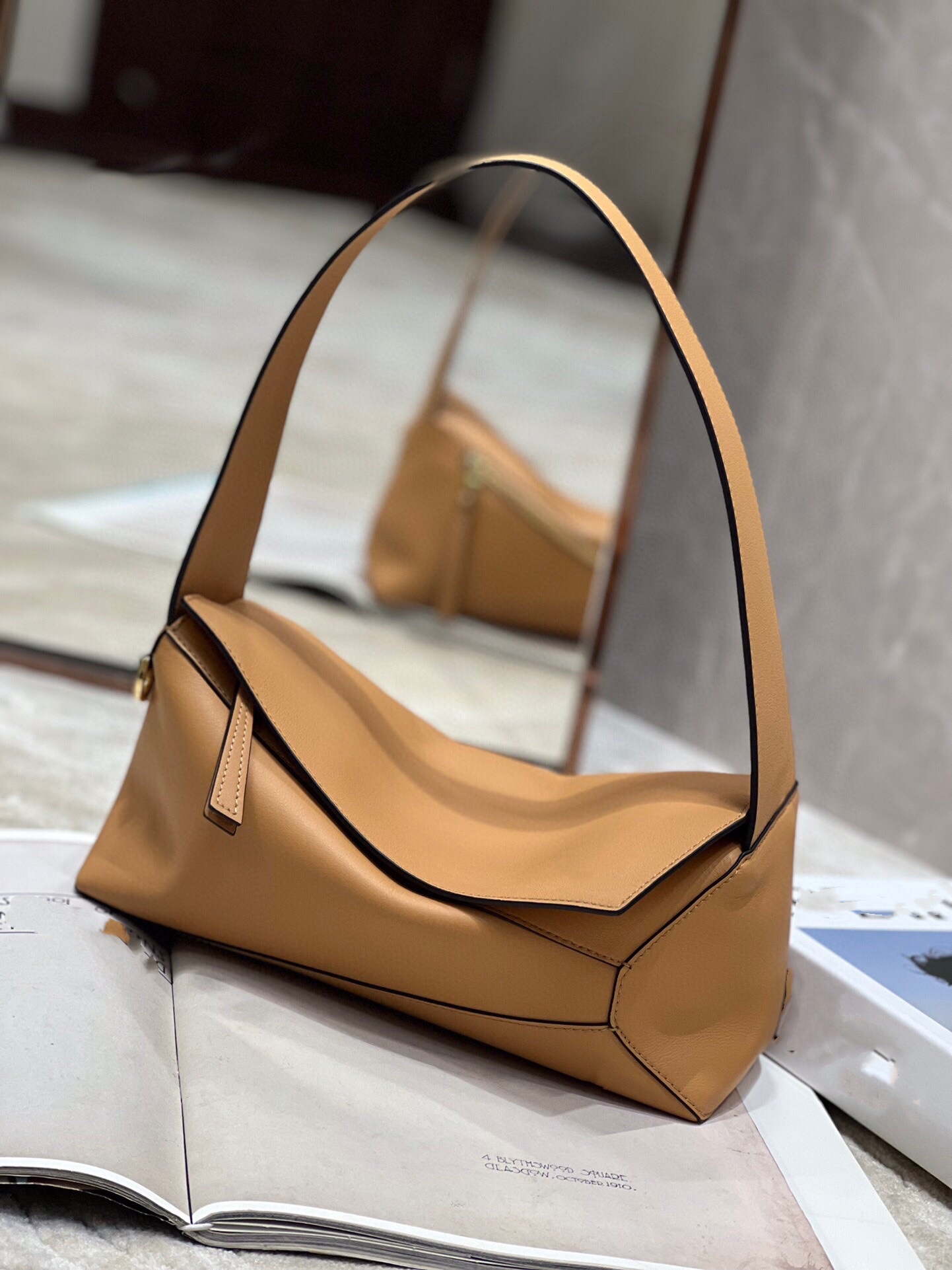 

Geometric underarm bags for women shoulder bags European and American fashion designers, Brown