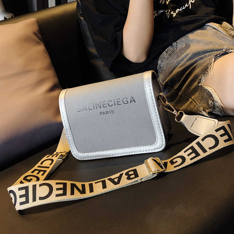 

Design Bag Factory Wholesale and Retail Summer Small Women's New Fashion Korean Version Msenger Wide Shoulder Belt Single Simple, White