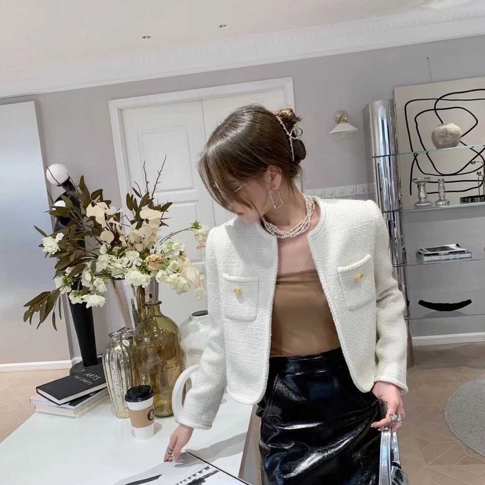 

Women' Jacket Sweater Coat Cell 22FW Celebrity Wool Metal Buckle Lace Knitted Short Top WomenElegant Classic Fashion Designer Niche SKXF, Same style white by yang mi