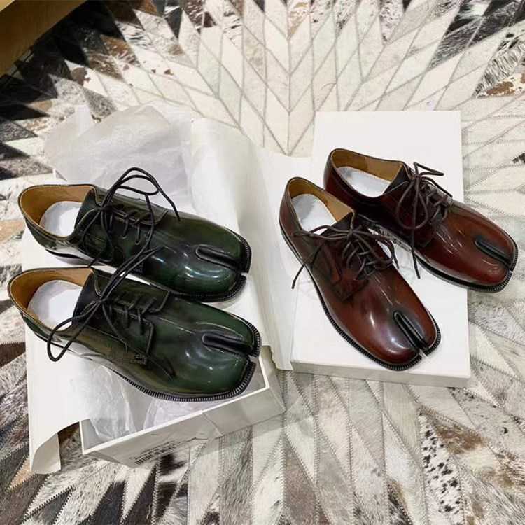 

Margiela Majira shoes Mm6 leather split toe single for men and women The same flat bottom lace up Lefu Palm print rubbing tabi pig, Red brush