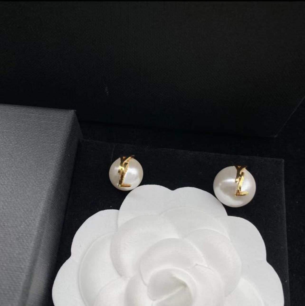 

Fashion Luxury brand gold pearl dangle earrings Hoop Y Earring Korean Big Smooth Circle Vintage Earrings for women Gift