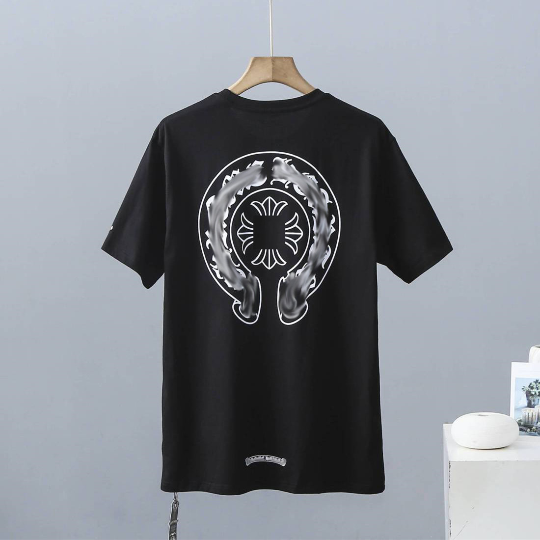 

Classic Fashion Mens t Shirts High Quality Sanskrit Letter T-shirt Horseshoe Cross Pattern Tshirts Designers Hip Hop Sweater Woman Summer Tops Tees Hcub, If you need more detailed picture