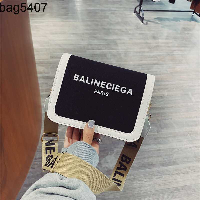 

Design Bag Factory Wholesale and Retail Small Women 2023 New Fashion Korean Chichoney Broad Band Cross, White