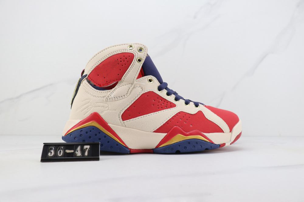 

With Box 7 Trophy Room Basketball Shoes Men Women New Sheriff in Town 7s Sneaker, Multi