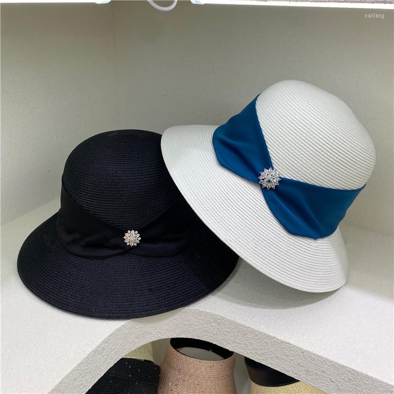 

Berets 202203-2508672 Drop Summer Fine Grass Bowknot Rhinestone Flowers Wide Brim Leisure Lady Bucket Cap Women Fishermen Hat, White