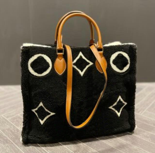 

Woman cashmere wool Onthego Totes Handbag Large Autumn Winter luxury Designers Shoulder Bags Handle Lady Shopping Bag, Black