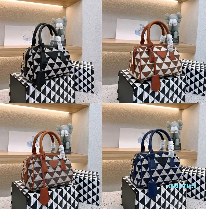 

designer bags Shoulder Bags totes Pillow handbags triangle Handle Bag women crossbody purse Designer Luxury Handbag Canvas Boston Wallets 2023, Grey-leather