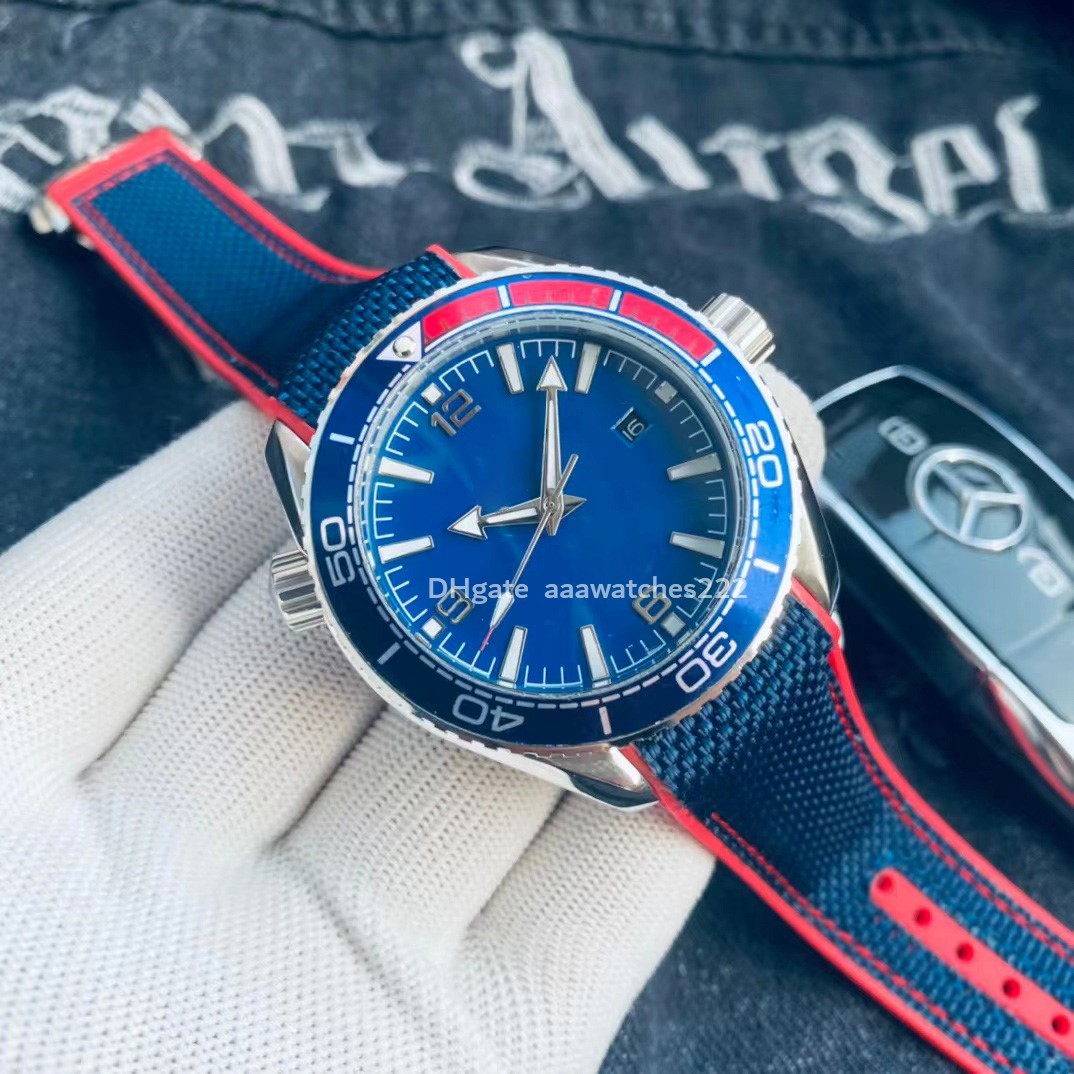 

Classic swimming 300m watch designer Men's automatic mechanical wristwatch Ceramic luminous 42mm with cloth band and steel Luxury movement watches bracelet