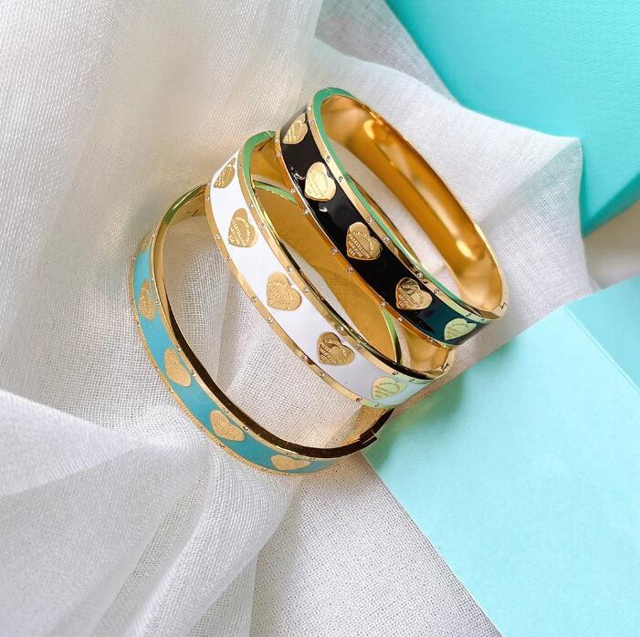 

Black And White Blue Love Diamond Bangle Unique Design Romantic Style Bracelet Girls Love 1 Designer Brand Jewelry Craftsmanship Chelating Agent Selected Gift S339