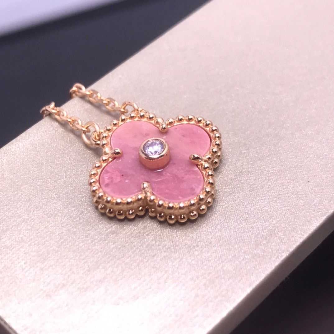 

Designer leaf clover necklace Grass Necklace Christmas Pink Snow Flower Rose Gold Chain New Fashion