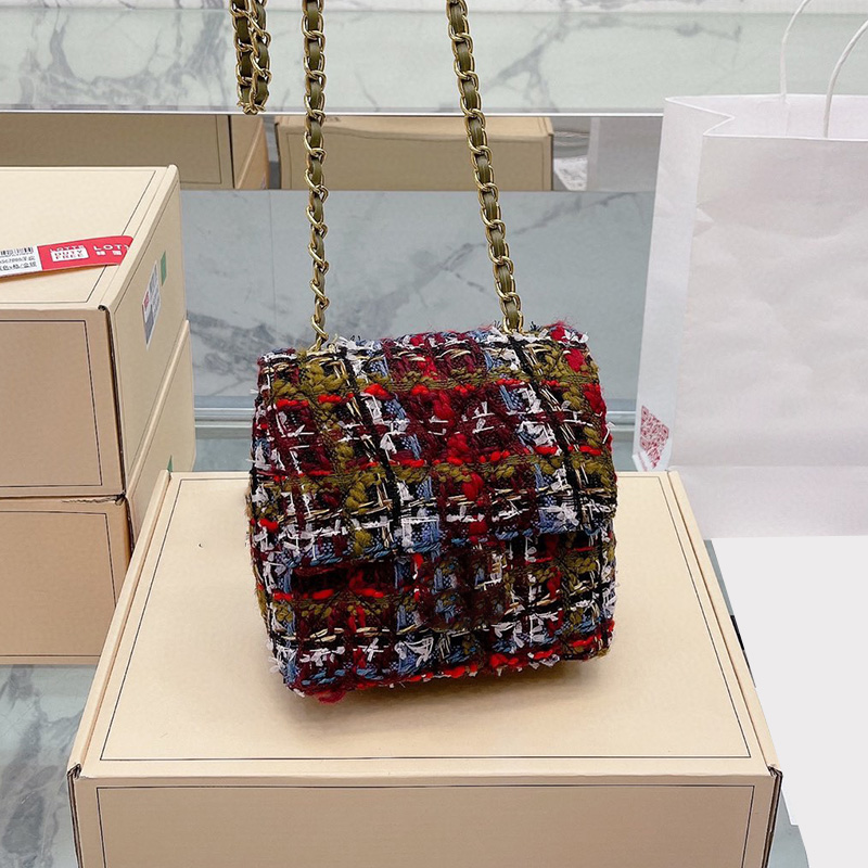 

Ladies Deigner Classic Mini Flap Cross Body Bags Tweed Wool Knit Gold Metal Hardware Matelasse Chain Shoulder Handbags Tiny Cosmetic Case Vanity Pouch 15X13CM, Box