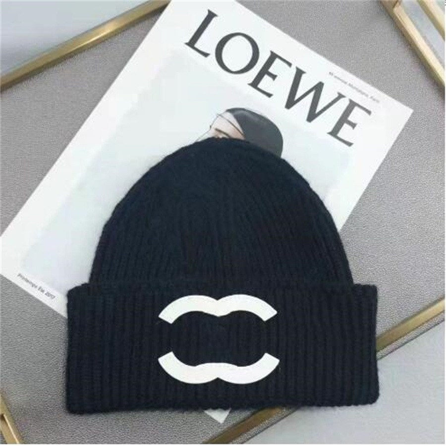 

European and American designer Beanie/Skull Caps winter small fragrance new warm fashion matching letter knit hat AE545, Black