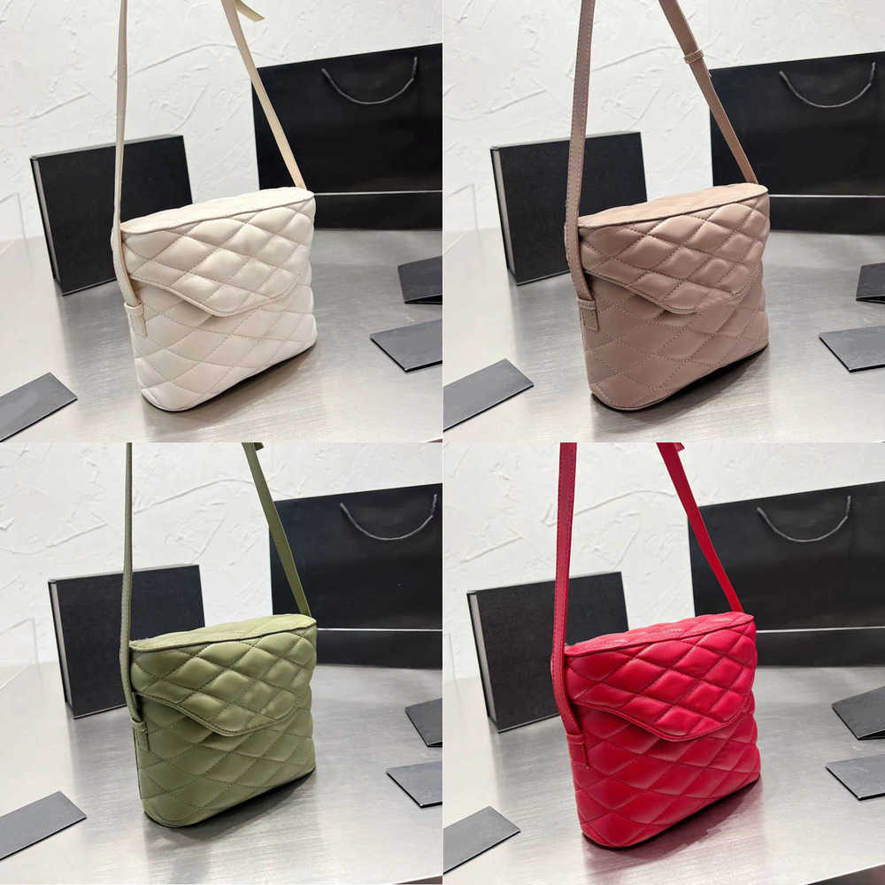 

New Evening Bags Shoulder Crossbod Makeup Box Women Luxur Quilted Leather Chain Cosmetic Bag Wallets 220920, Red