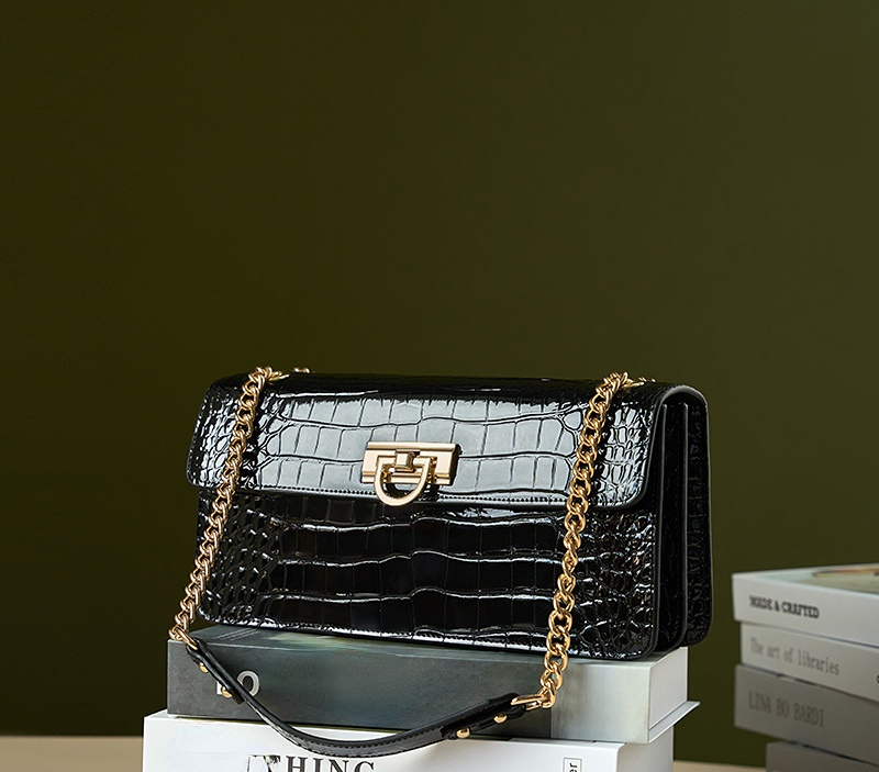 

Evening Bags Women's Real Leather Crocodile Print New Armpit Bag Senior Sense Everything Chain Baguette Crossbody Bag, Aspic