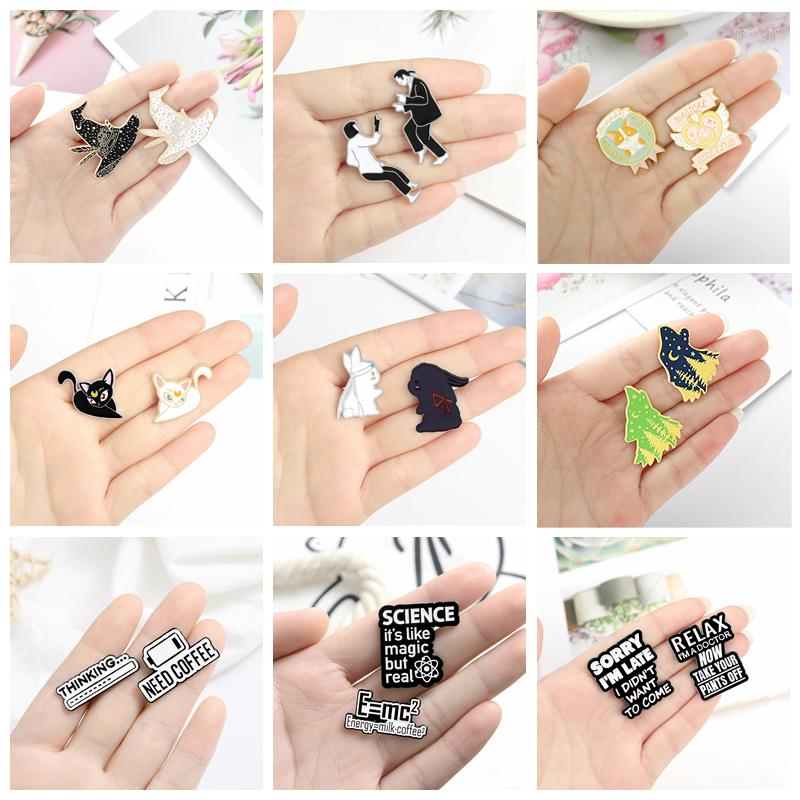 

Brooches 2/PCS Set Swing Dance Star Moon Witch Gothic Enamel Pin Custom Black White Wizard Punk Anime Pins Badge Jewelry Cartoon Gifts