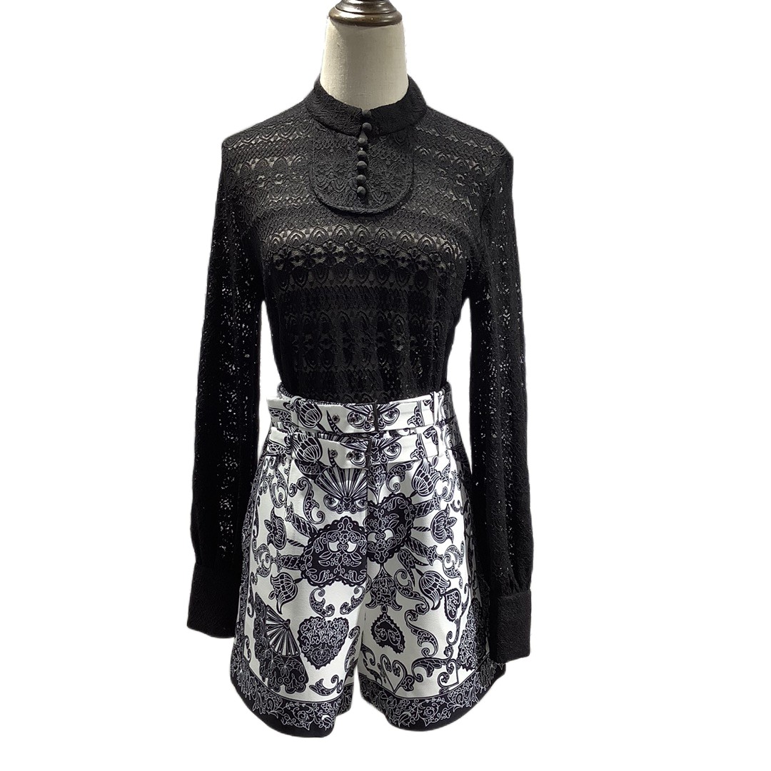 

Vintage court style hollowed out long sleeved shirt with double layer belt printed high waist shorts set, Customize