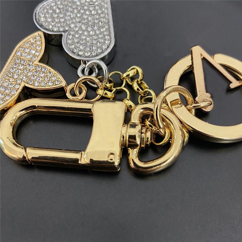 

Fashion Luxury Designer Carabiner Keychain Full Diamonds Key Buckle Flower Letter Silver Detachable Key Chains For Mens Womens Bag Pendants