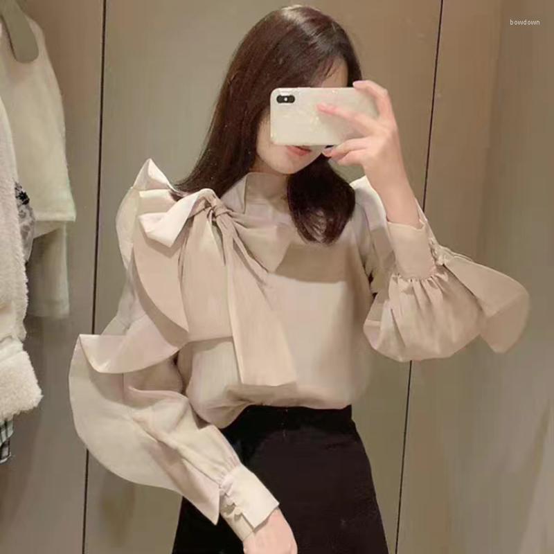 

Women's Blouses Kuzuwata 2022 Japan Winter Women Shirt Ruffles Bowknot Lace Up Collar Edge Blouse Puff Sleeve Fashion Mujer Blusas, White