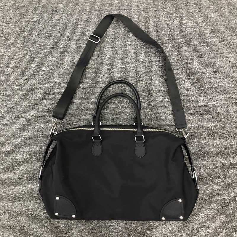 

Shoulder Bags P nylon one shoulder travel bag large capacity men's and women's cross body fitness dry wet separation luggage computer, Black