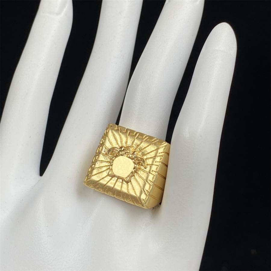 

Big Head Designer Womens Mens Rings V Fashion Brand Gold Wedding Women Ring Designer Lady Jewelry Rings Party