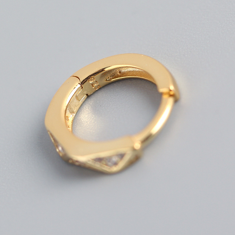 

2022 Simple Hoop European And N S925 Sterling Silver Light Luxury INS Simple Ear Studs High-grade Feeling Section Diamond Stud