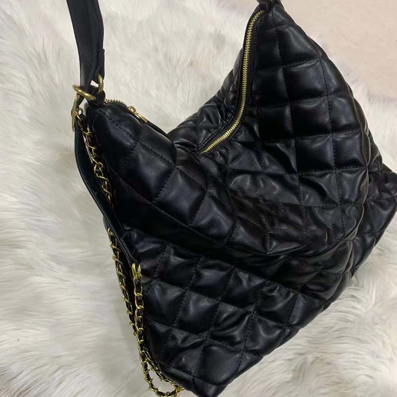 

New classic retro handbag Fashion one shoulder messenger bag for all occasions, Black