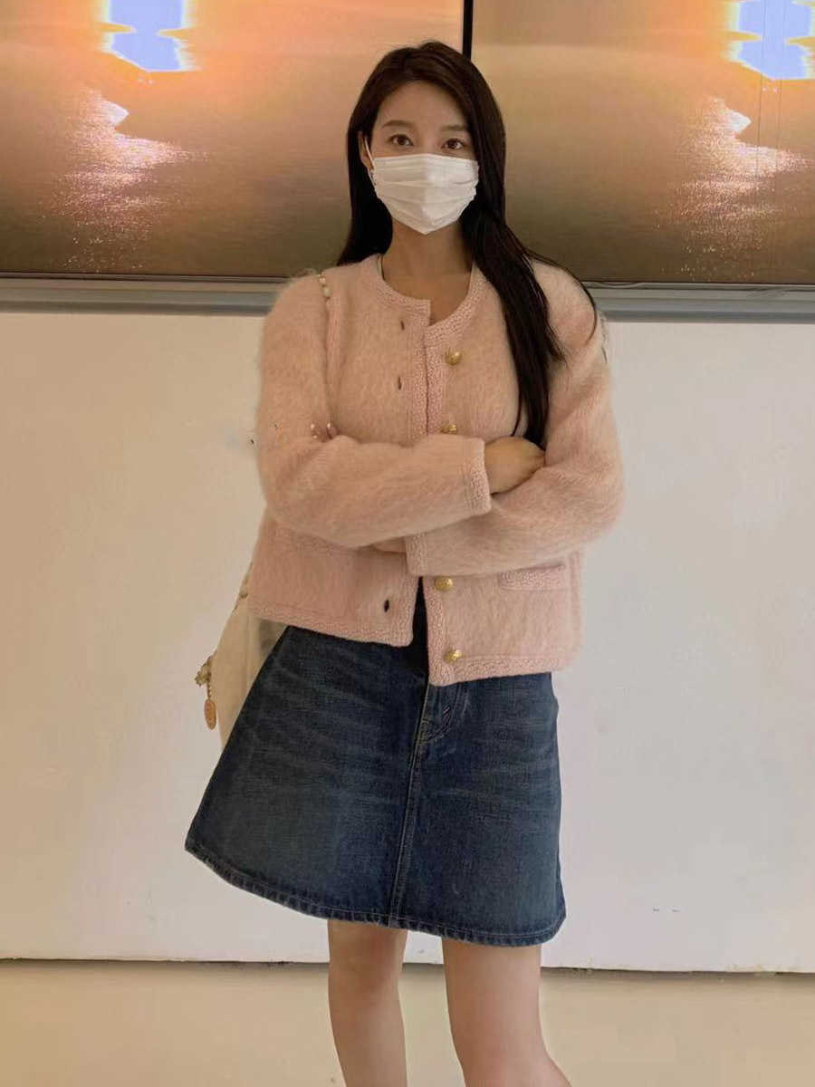 

Women' Jacket Sweater Coat Cell 22FW Celebrity Temperament Knitted Cardigan Autumn and Winter Soft Glutinous Pink Long Sleeve Sw HHA5