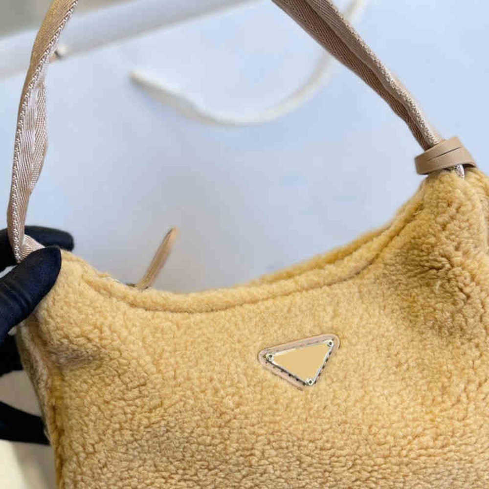 

Evening Bags Furry Handbags Hobos Designer Shoulder Bags Lady Winter Purses Totes Underarm Wallets 0922, White