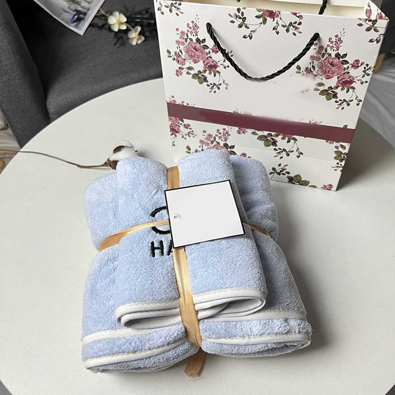 

Designer Bath Towel Set Coral Velvet Fashion Towels Letter Face Towels Luxury Wash Absorbent Men Womens Unisex Cotton Cloths Towel, Free