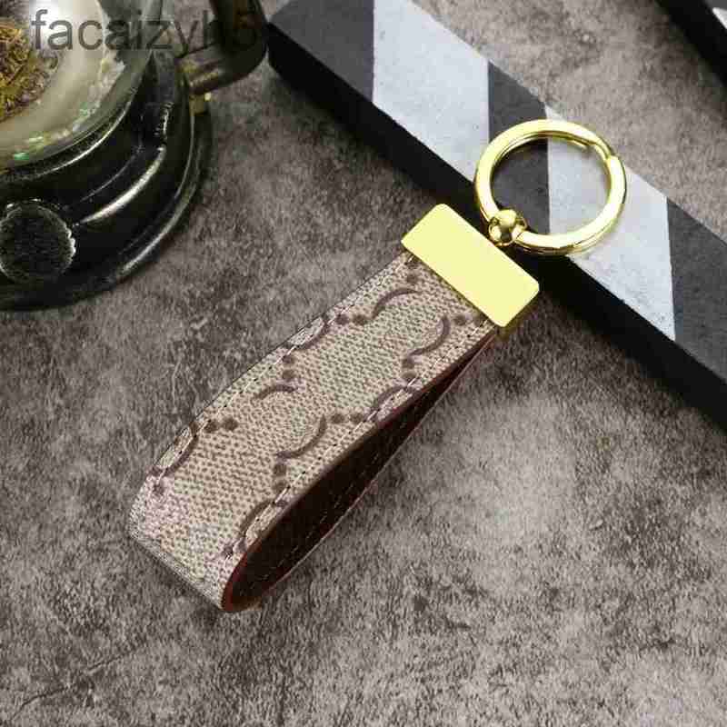 

Keychains & Lanyards designer Luxury Maxi Dragonne Key chain Buckle lovers Car Keychain Designer Handmade Leather Design Men Women Bag Pendant AccessoriesKSVD