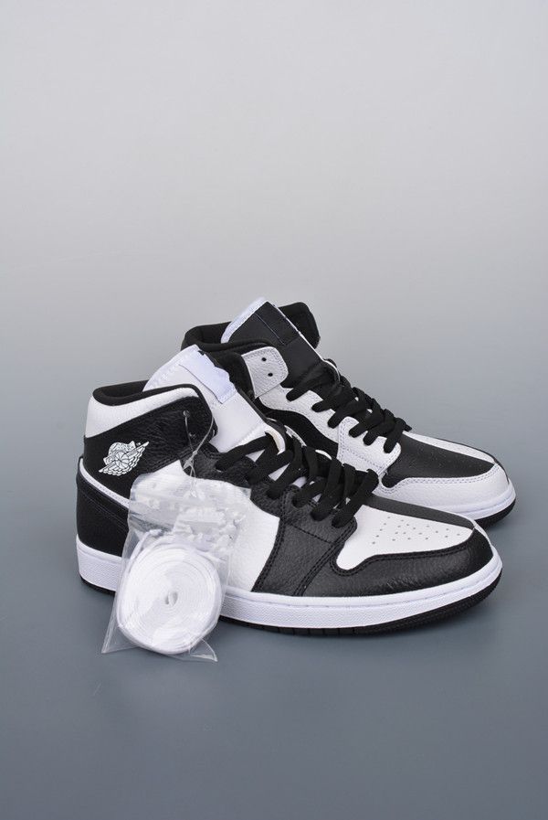 

Basketball Shoes Jumpman 1 MId Black White Upper Round Toe Rubber Sole Flat heel Sports Trendy Trainer Ship With ShoeBox