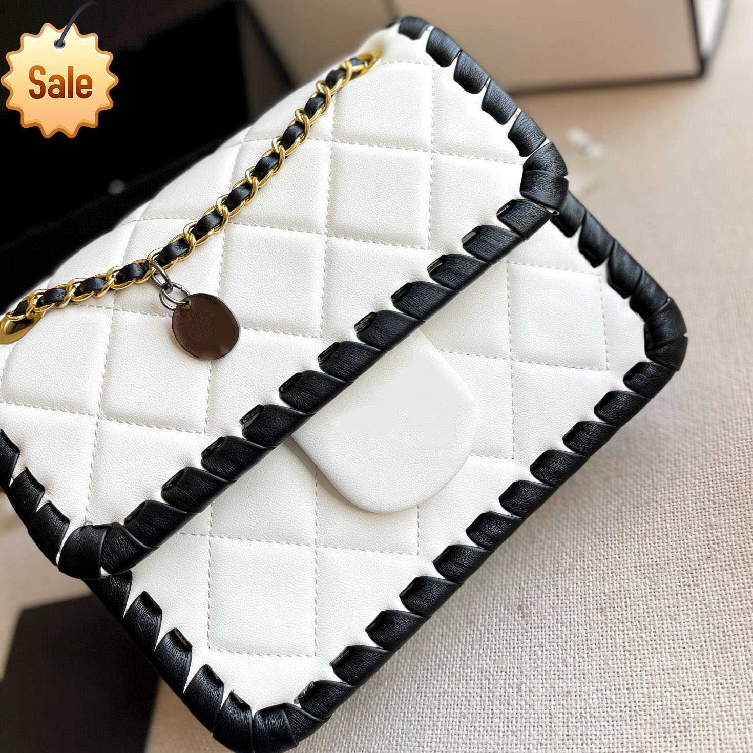 

Women's Brand Designers Shoulder Bags 2023 Fashion Tofu Clamshell Bag Texture Cowhide Bright Hardware Chain Crossbody Bag Factory Direct Sales, Black