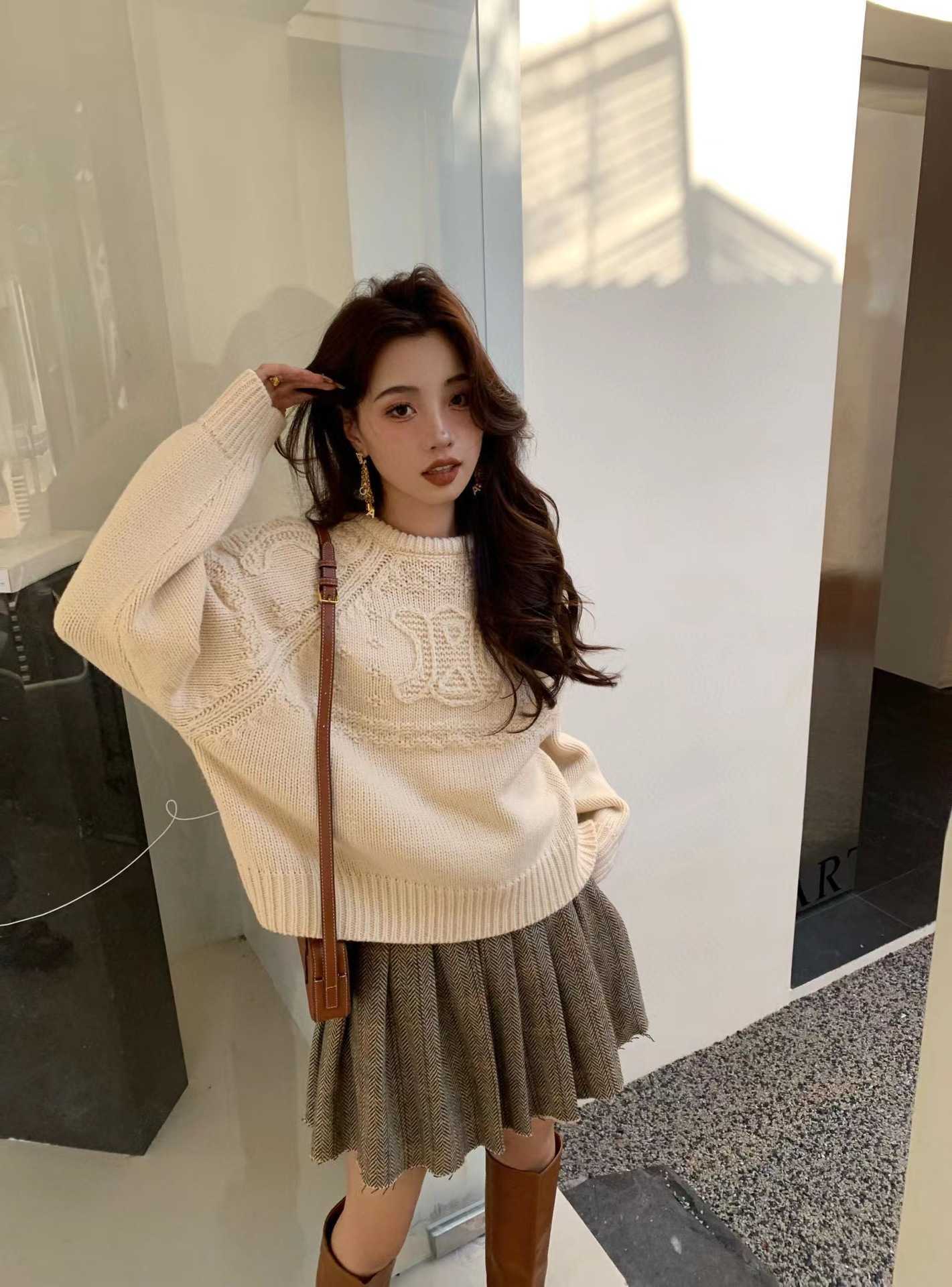 

Women's Jacket Sweater Coat Cell 22FW Celebrity Autumn and Winter 22 Slouchy Style Round Neck Knitted Soft Waxy Loose Casual Top WomenElega, Creamy-white