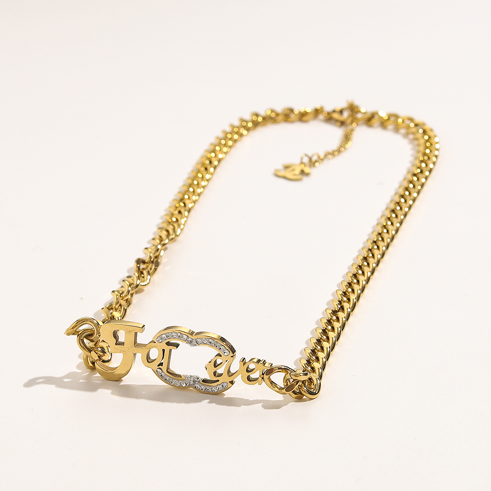 

Stamp Necklaces Luxury Fashion Choker Necklace Designer Gold Plated Alloy Letter Pendant Necklaces For Women Wedding Jewelry C2