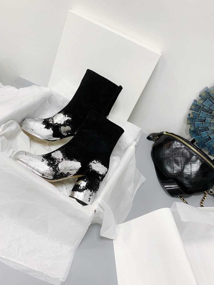 

Margiela Majira shoes MM6 High Heel Split Toe Boots tabi Explosion Fire Private Mold Silver Foil Painting Special Craft Versatile Fashion Short Female, Silver foil grey