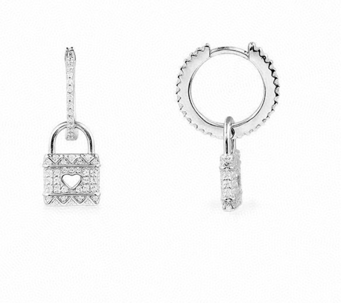 

INS New in luxury fine jewelry earrings for womens pendant k Gold Heart Necklace with Engraved Beads shahmaran