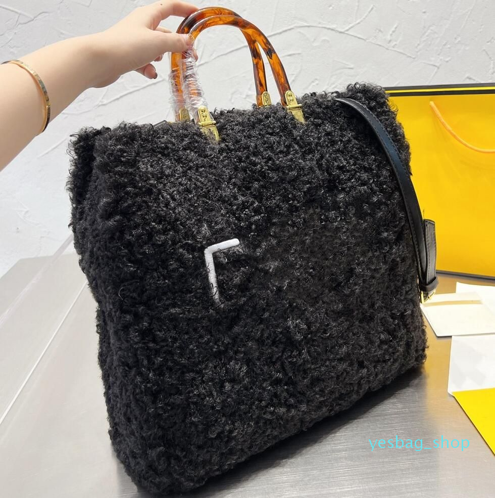 

Winter Plush Shopping Bags Luxury Teddy Hair Large 08 Totes Designer Embroidery Handbags Womens Leisure Vacation Shoulder Bag Handbag, Black